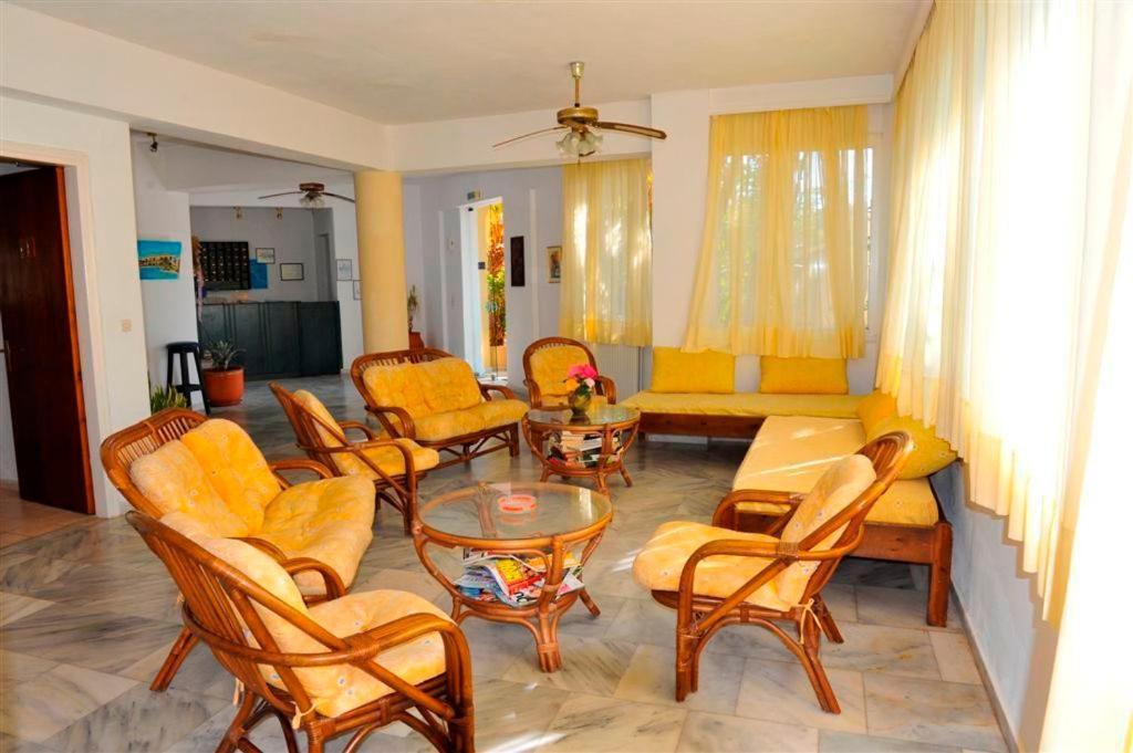 Ilena Hotel Ахарави Экстерьер фото